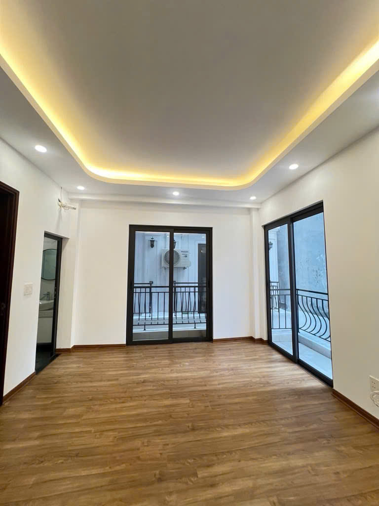 BÁN NHÀ XUÂN ĐỈNH 30M2 X 5 TẦNG , MT 5.7M , NHÀ MỚI GẦN PHỐ , GẦN Ô TÔ , CHỈ 8.3 TỶ